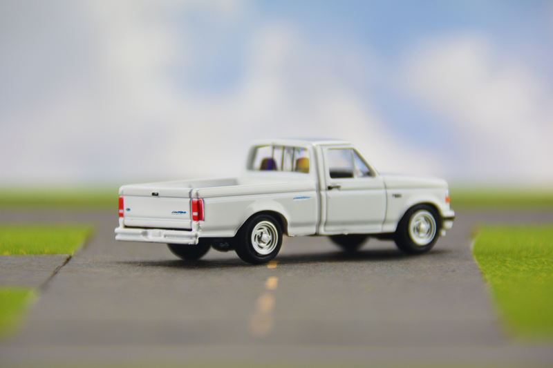 Illustration for article titled Truckin' Tuesday: Johnny Lightning 1993 Ford Lightning